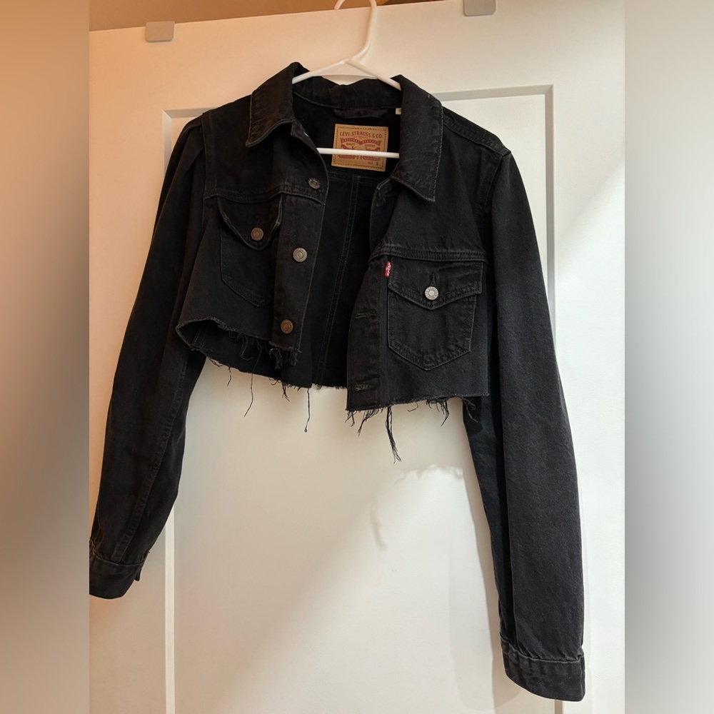 Levi’s Cropped Denim Jacket